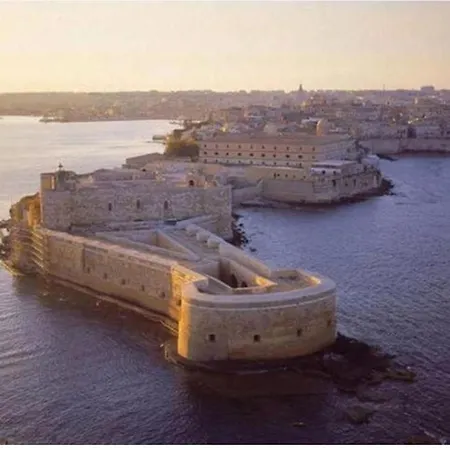 Carmela Villa Arenella